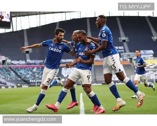 足球明星精彩瞬间合集全方位展示他们的风采与魅力